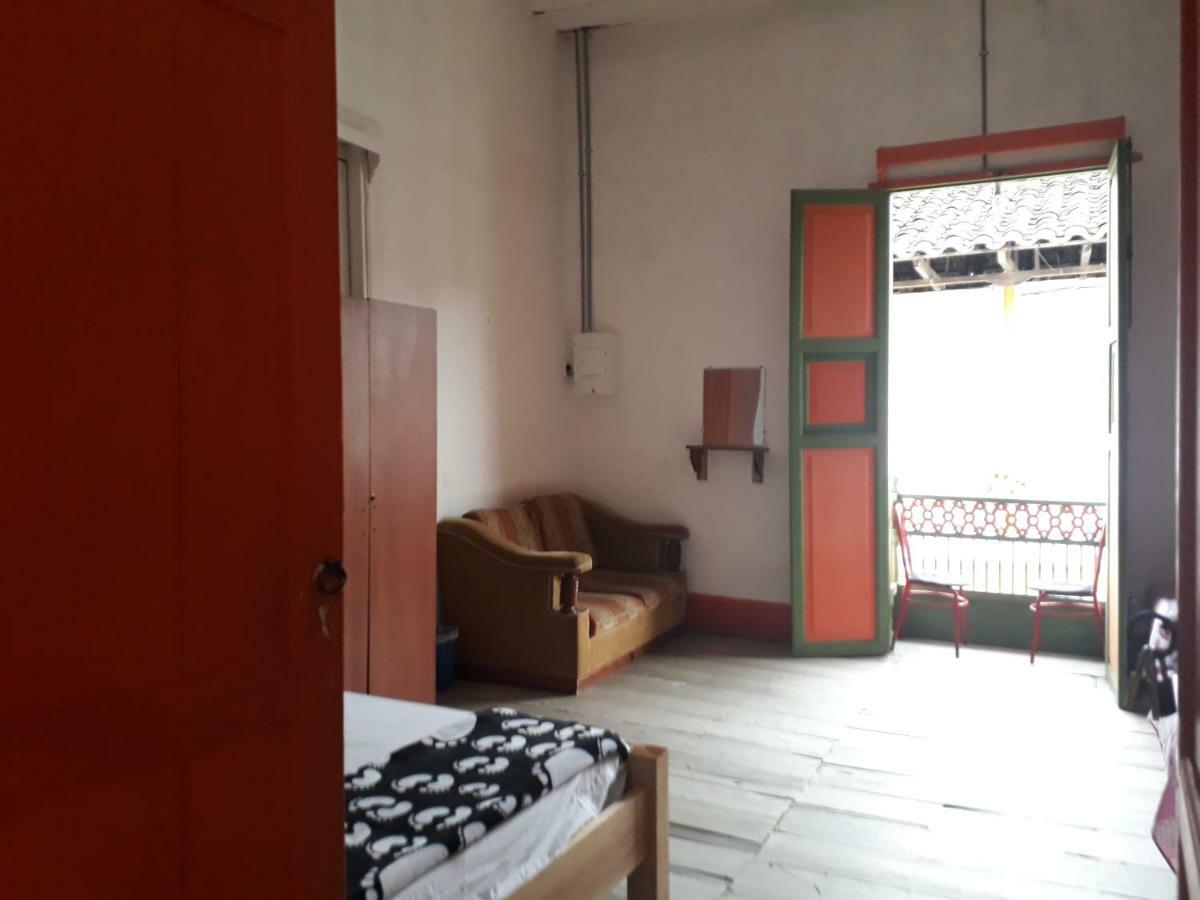 Hostal خاردين المظهر الخارجي الصورة